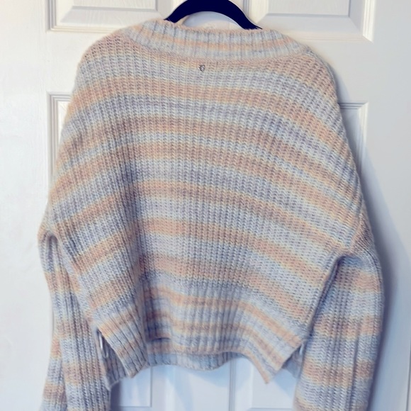 Guess woven boho knit sweater with bell sleeves, size M - Picture 7 of 7